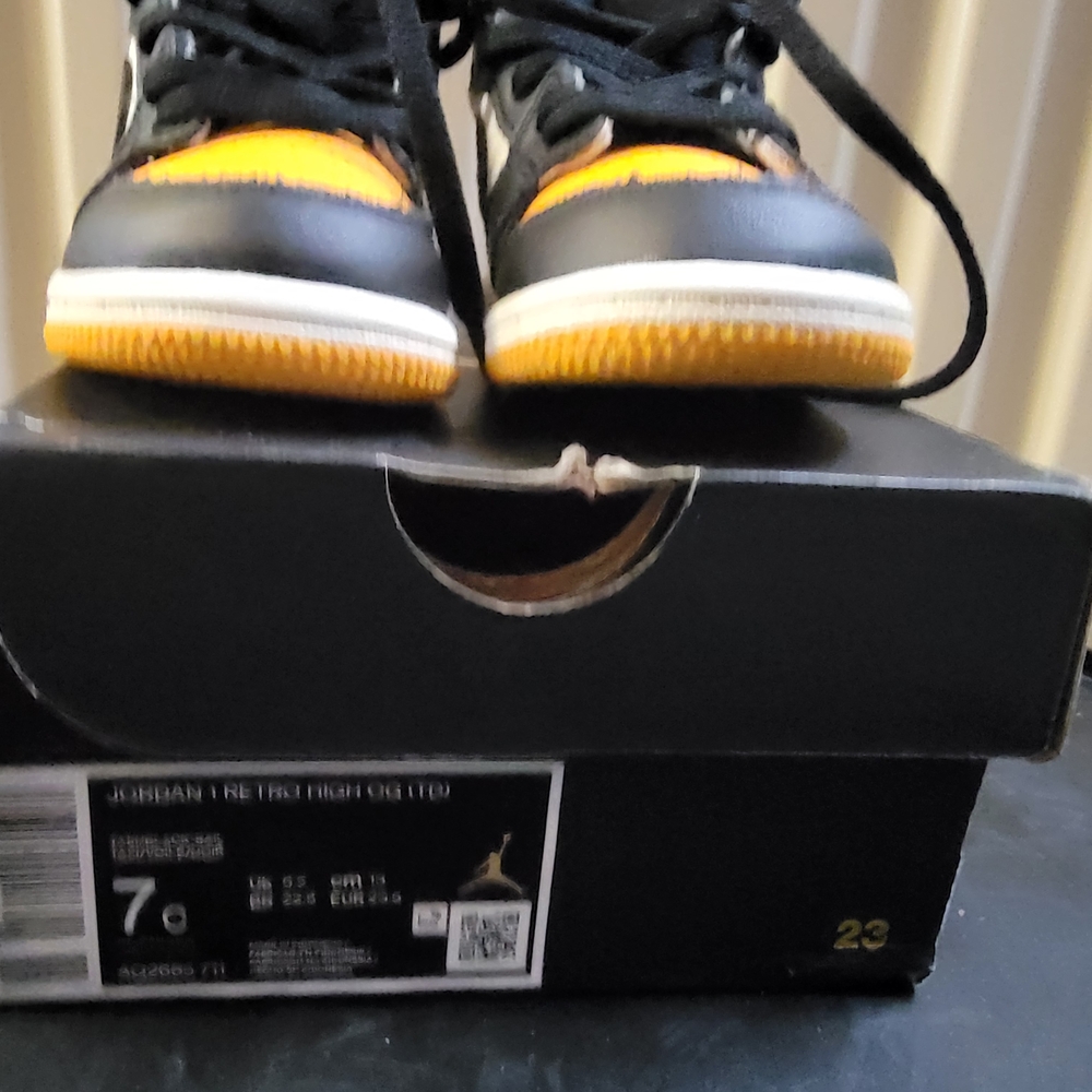 Nike Kids Sneakers - Black and Orange
